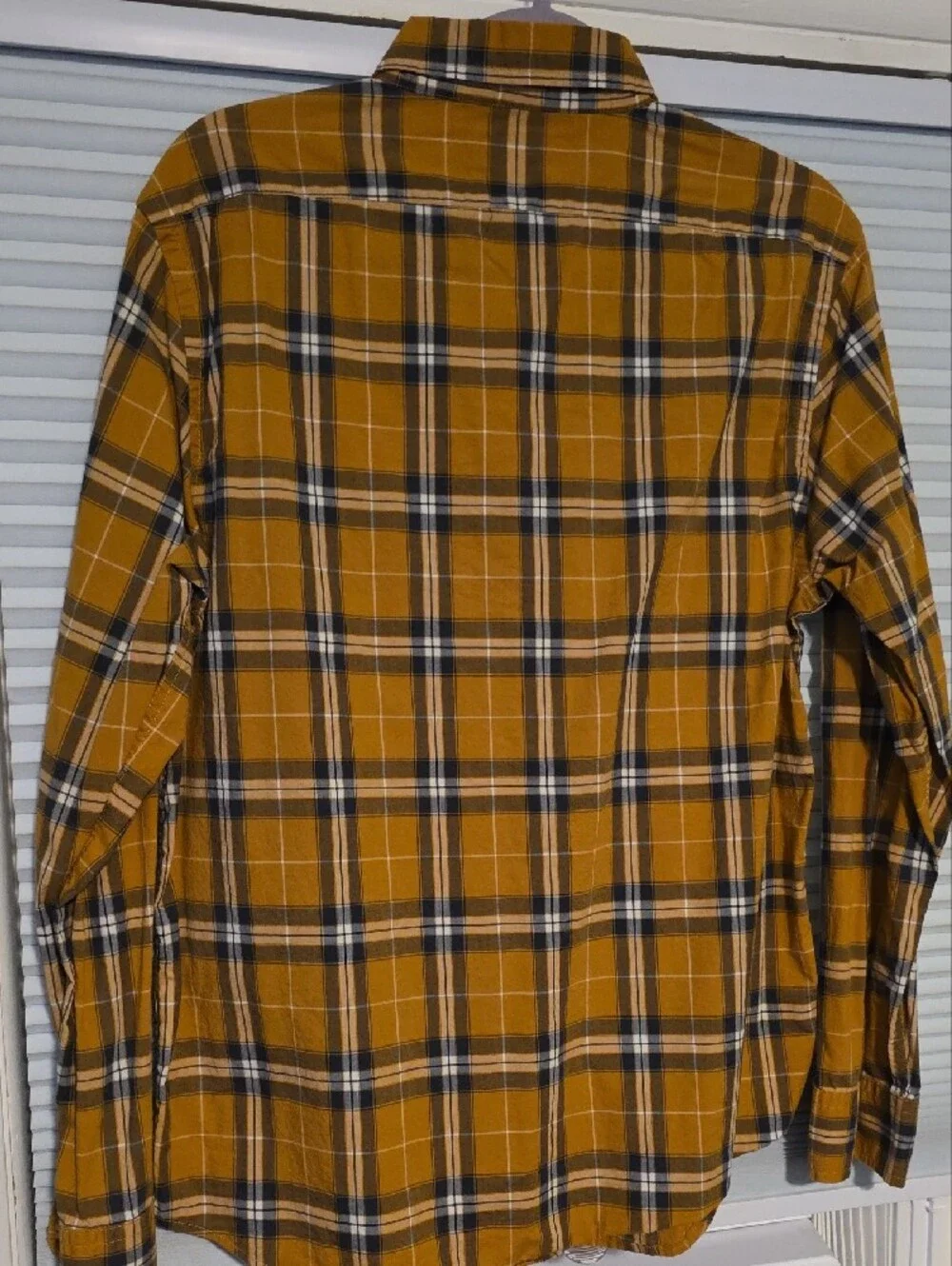 Banana Republic classic button